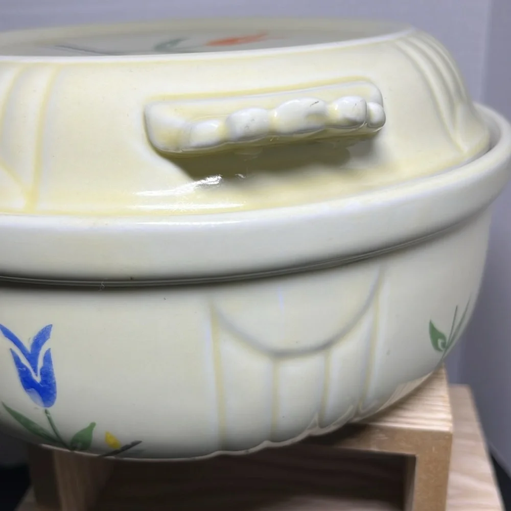Vintage Hall’s Superior Quality Kitchenware Covered Casserole Piggly Wiggly